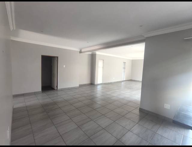 3 BEDROOM TOWNHOUSE RENTED IN ARCON PARK